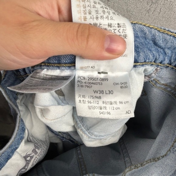 ✨ 2/$35 Levi's Jeans Men's 38 x 30 Light Wash 502 Taper Fit 295070899 - Picture 5 of 11